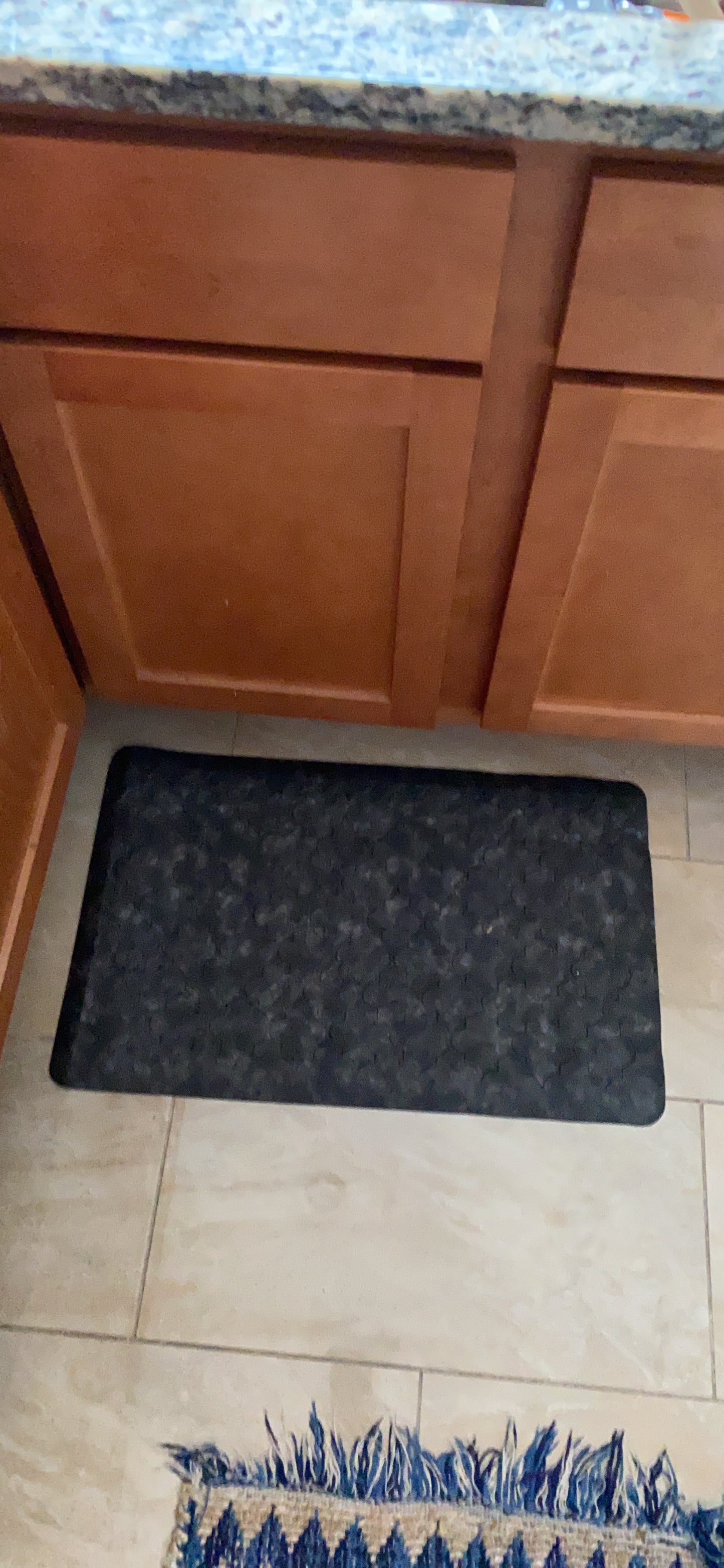 New 17.3" x 28" Kitchen Mat | Thick Non Slip Waterproof Kitchen Rugs & Mats